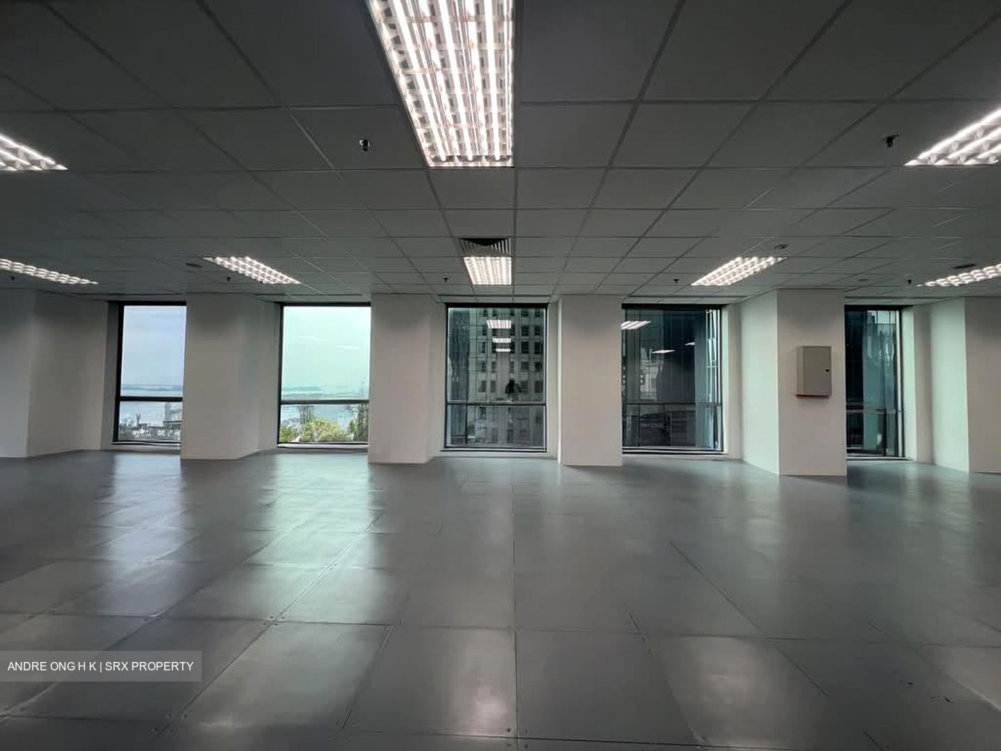Oue Downtown (D1), Office #624472121